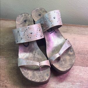 OTBT Cream and Brown Sandals with Wide Strap Design